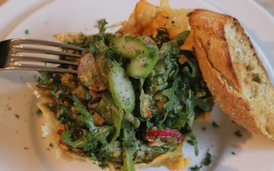 Sommerlicher Roter-Linsen-Salat mit grünem Spargel